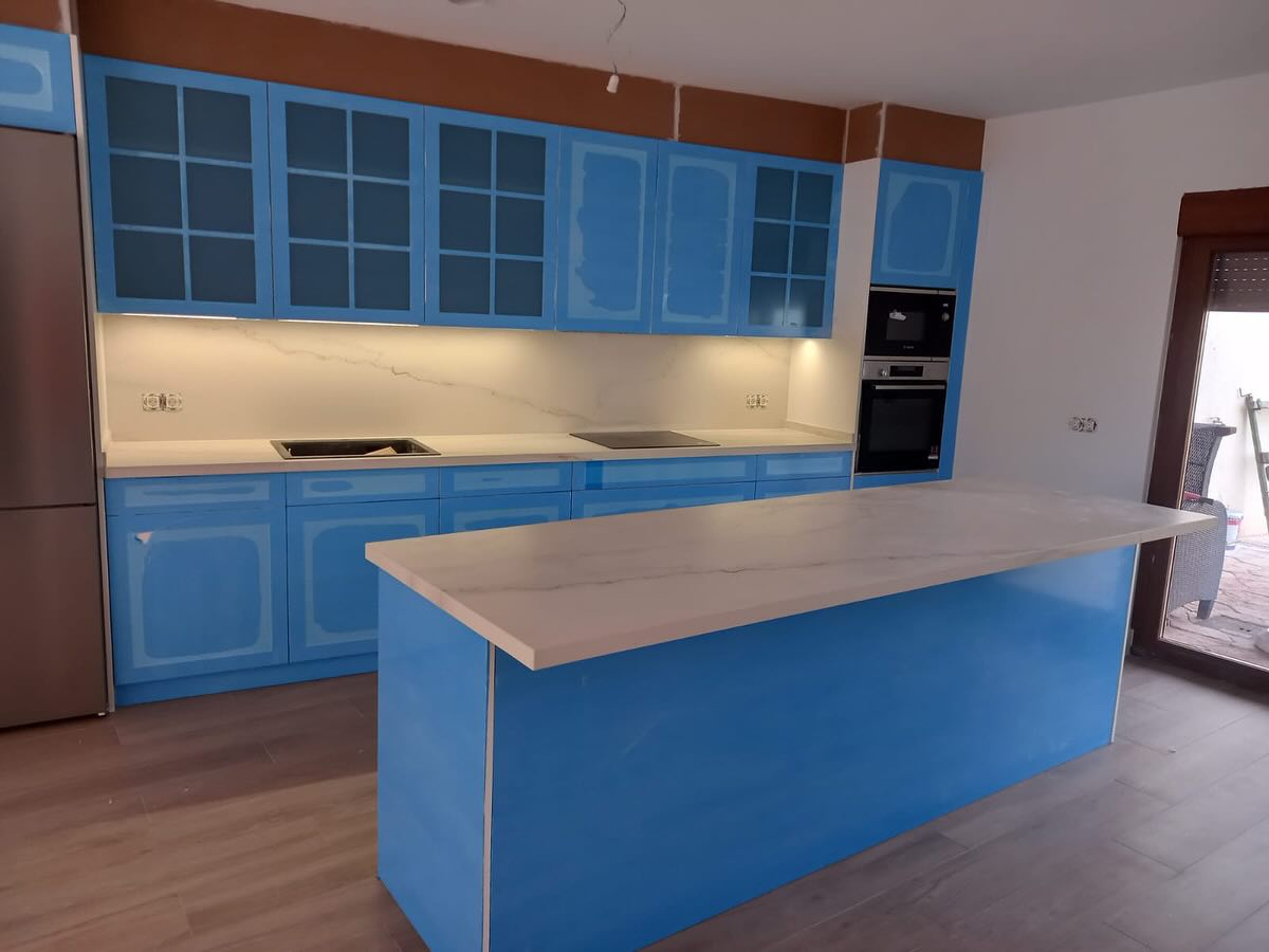 Encimera de cocina en porcelánico Oro del Jerte